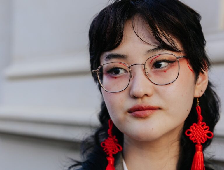 Challenging Myself to Wear Traditional Chinese Makeup for a Week: What I Learned